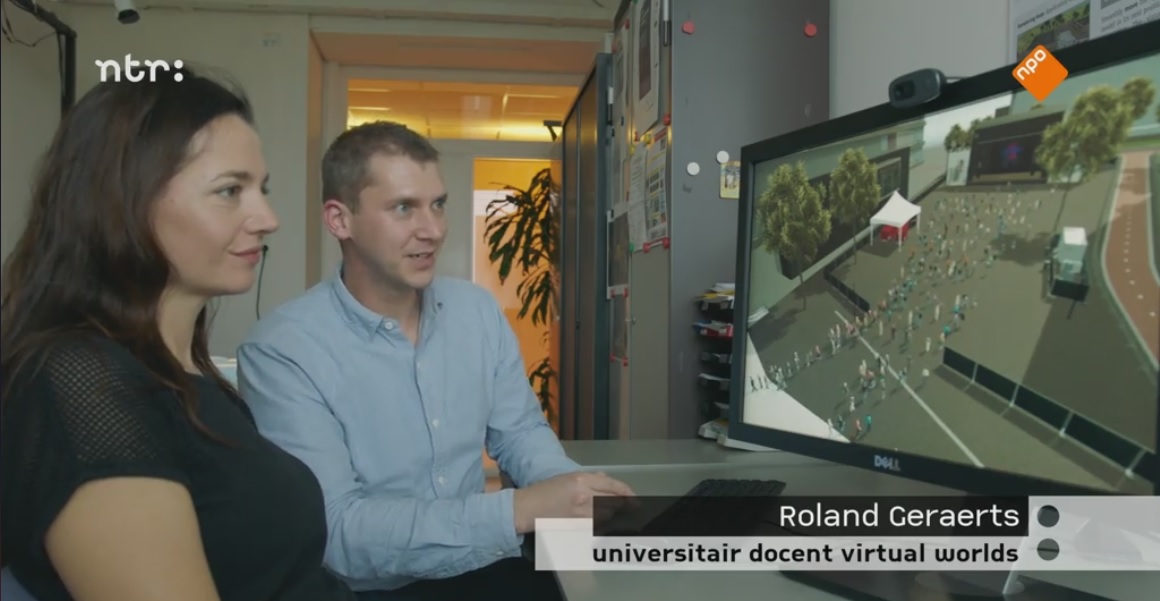Screenshot of the Dutch TV show De kennis van nu where I explain an evacuation scenario.