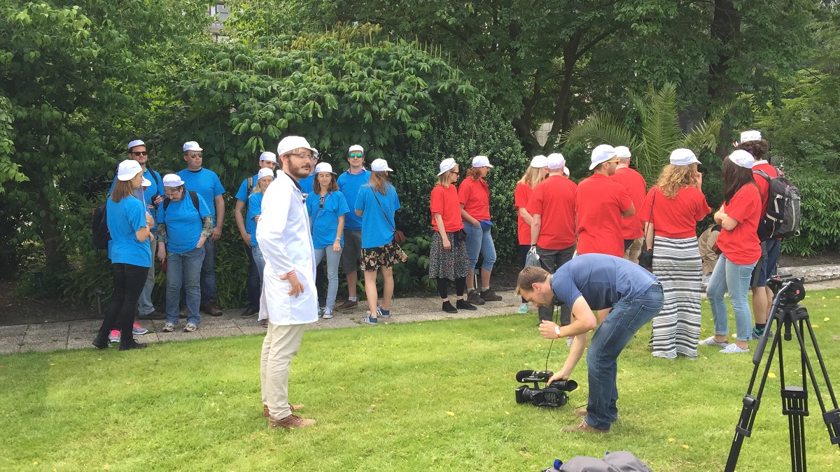 RTV Utrecht is making recordings of our crowd simulation experiments performed during Festival DeBeschaving.